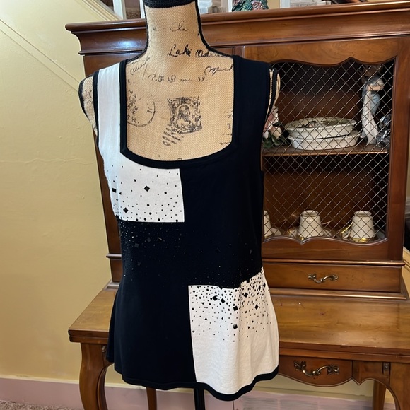 Drapers & Damons Petites NWOT Black and White Color Block Beaded Sweater Set. - Picture 6 of 16
